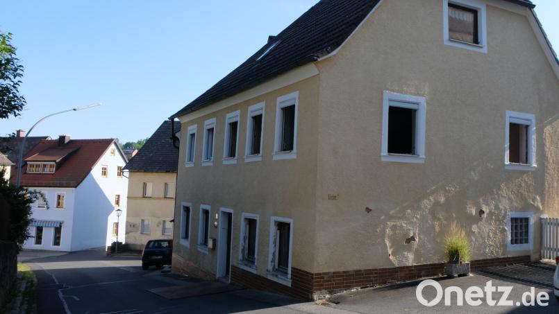 Das historische Gebäude der Hutmacherei Georg Hilburger in Floß soll abgerissen werden. Bild: le