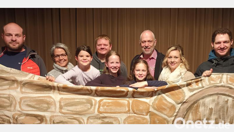 Beim Nordgautag blickt die katholische Theatergruppe Grafenwöhr humorvoll auf das Entstehen der langjährigen deutsch-amerikanischen Freundschaft in Grafenwöhr. Bild: rgr