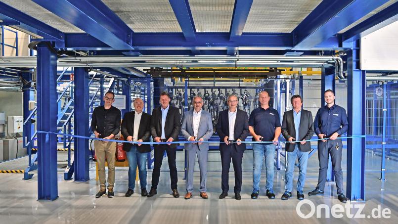 Im Benteler-Werk in Schwandorf wird eine neue Lackieranlage in Betrieb genommen. Bild: Benteler/exb