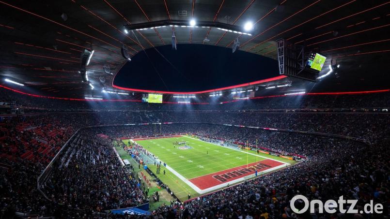 Hauptrunde in der Allianz Arena: Die Spieler von den Seattle Seahawks und den Tampa Bay Buccaneers in Aktion. 2024 findet wieder ein Football-Spiel der NFL in München statt. Bild: Sven Hoppe/dpa
