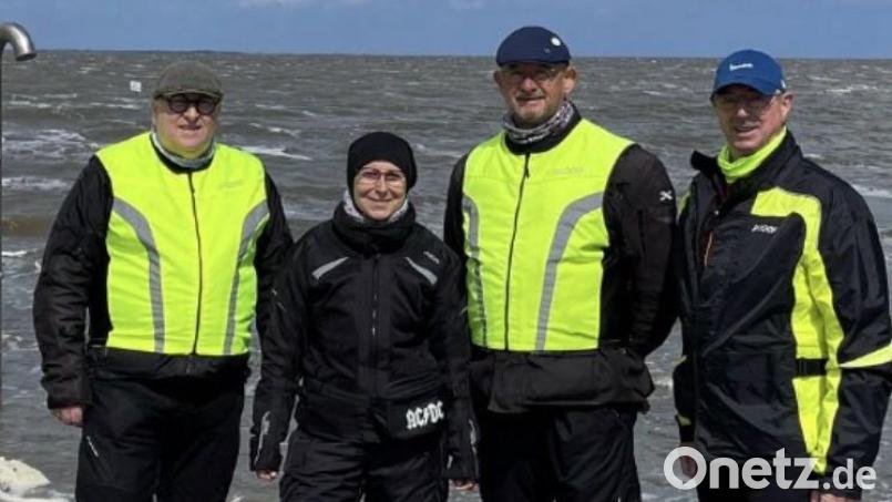 Die Nordseefahrer des Vespaclubs Rio Nero Schwarzenbach: Wolfgang Hohlmeier, Michaela Theobald, Rolf Glowatzki und Rainer Fenk (von links). Bild: Wolfgang Hohlmeier/exb