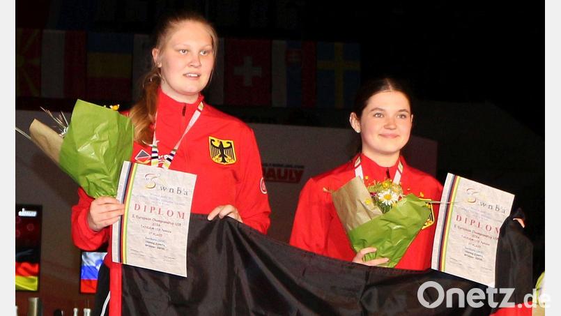 Die Sulzbacherin Sarah Brunner (rechts) und Josefa Hornig aus Königswartha freuen sich über den EM-Titel im Tandem-Wettbewerb. Bild: Habenicht/exb