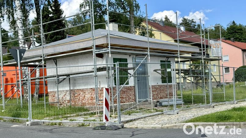 Die Sanierung des denkmalgeschützten Kiosks soll bis zum Herbst abgeschlossen sein. Bild: Eichl
