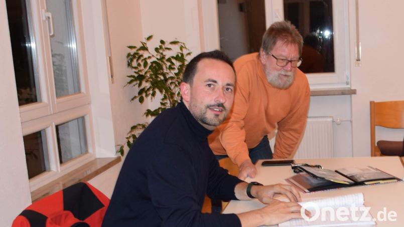 Pfarrer Stefan Fischer (links) und Ullrich Gerlach. Bild: u