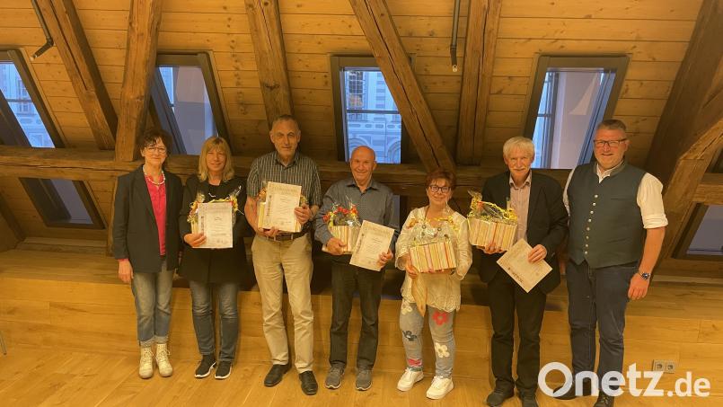 Ehrungen standen beim OGV Waldsassen an. Im Bild (von links), Inge Härtl, Maria Dietz, Markus Dietz, Lorenz Rosner, Gudrun Schuster, Josef Reindl und Vorsitzender Klaus Schuster. Bild: Klaus Schuster/exb