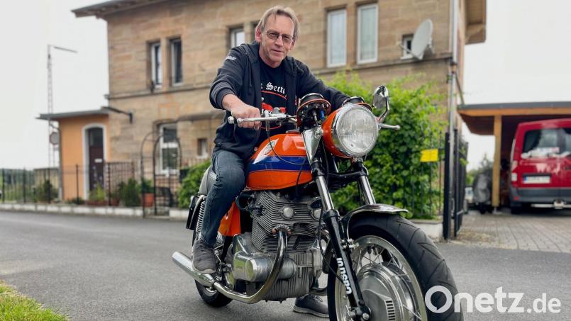 Unverwechselbarer Sound in den Ohren und ein Fahrgefühl der besonderen Art: Unterwegs mit der Motoplast, von der lediglich 15 gebaut wurden. Reinhold Weinert aus Trabitz ist ein großer Fan der italienischen Marke. Bild: Gabi Schönberger