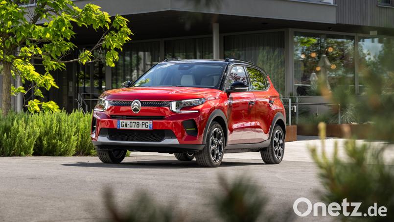 HANDOUT - «Quack-Quack»?: Nein, noch nicht alle Anspielungen auf die selige «Ente» haben wir beim ë-C3 durch. Jetzt aber, versprochen. (zu dpa: «So wird der neuen Citroën C3 zur Ente der Generation E») Bild: Adrien Cortesi