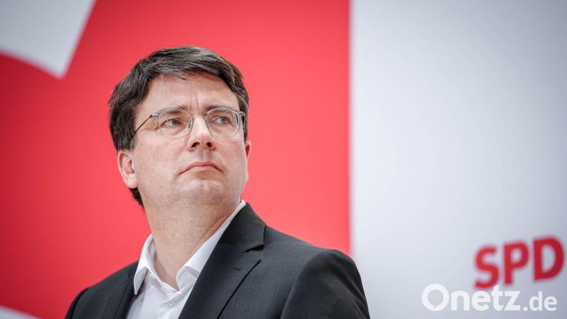 SPD-Fraktionschef Florian von Brunn vermisst in Söders 150-Punkte-Programm konkrete Maßnahmen für eine schnellere Umsetzung des Hochwasserschutzes in Bayern. Symbolbild: Kay Nietfeld/dpa