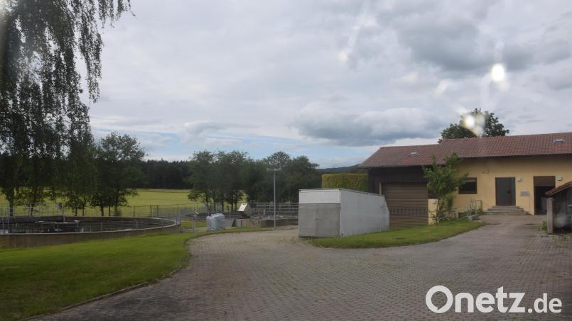 Die Kläranlage in Irchenrieth wird vom Abwasserzweckverband Irchenrieth-Bechtsrieth-Theisseil betrieben. Sie wird in den nächsten Jahren ertüchtigt. Der Haushaltsansatz dafür steht bereits fest. Bild: fz