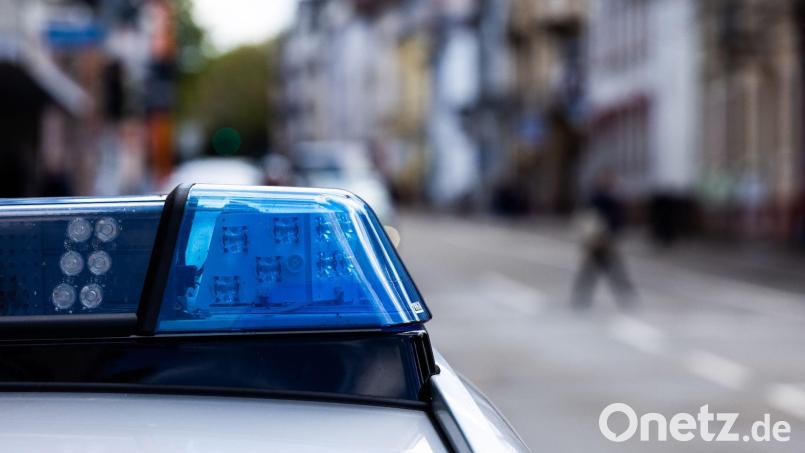 Die Marktredwitzer Polizei ermittelt in einem Fall von Unfallflucht. Symbolbild: Philipp von Ditfurth/dpa