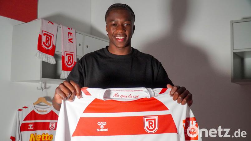 Mansour Ouro-Tagba trägt künftig das Jahn-Trikot. Bild: Gschlößl/SSV Jahn