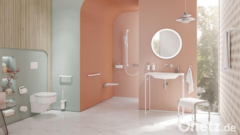 Ob am WC, in der Dusche oder am Waschplatz: Funktionale Accessoires gibt es auch passend zum Design des Bades. Bild: Hewi/dpa