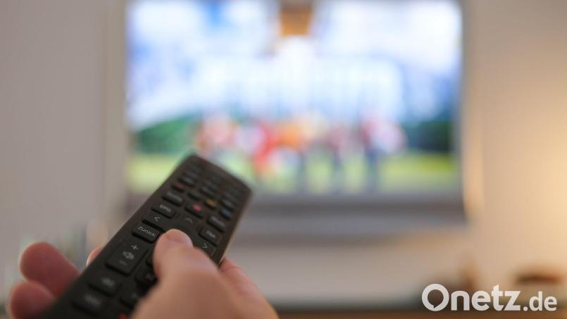 Am 1. Juli endet das „Nebenkostenprivileg“, bei dem Vermieter die Kosten für TV-Anschlüsse auf die Mieter umlegen konnten. Bild: Bernd Weißbrod/dpa