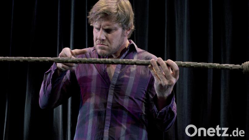 Martin Luding in &quot;Caveman - du sammeln, ich jagen!&quot; Bild: Joerg Reichhardt/exb