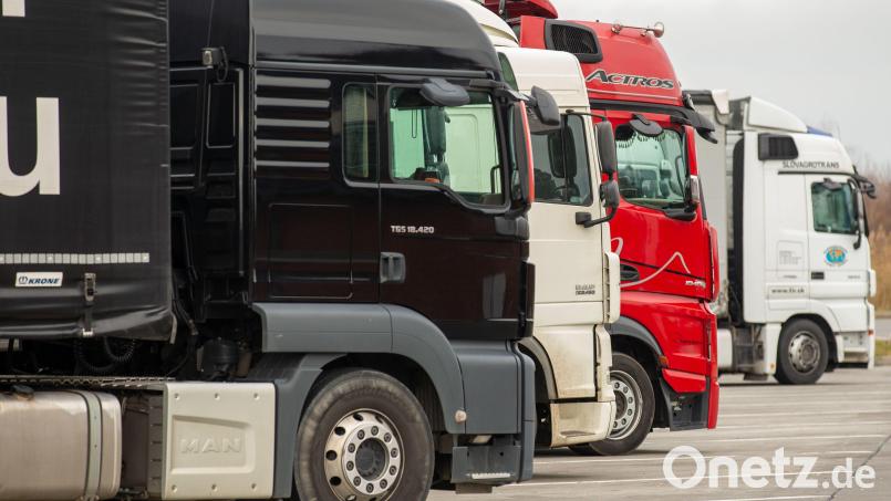 Transportunternehmer können kaum ukrainische Fahrer beschäftigen. Das liegt an der zögerlichen Umsetzung von EU-Recht in Deutschland. Symbolbild: Daniel Schäfer/dpa