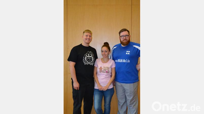 Wolfgang Schlitter, Teresa Spinelli und René Wurm (von links) wollen am Unteren Markt Burger kredenzen. Bild: exb