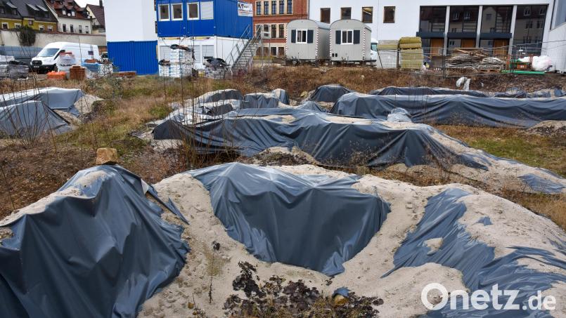 Auf Wunsch des Bürgerrats wurden die archäologischen Hinterlassenschaften auf dem Bürgerspital-Areal vor einiger Zeit mit Plastikplanen gegen die Verwitterung geschützt. Bild: Stephan Huber