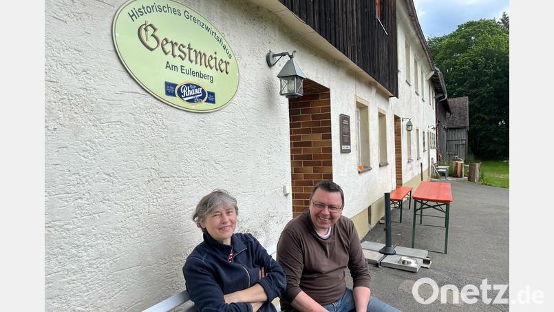 Das Grenzwirtshaus Gerstmeier und die Wirtsleut Angelika und Franz Holler haben an der Grenze viel erlebt und auch viel grenzüberschreitende Menschlichkeit. Bild: ihl