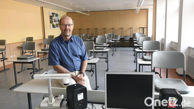 Martin Wurdack, der Leiter des Beruflichen Schulzentrums in Amberg, freut sich über eine neue Ausbildungsrichtung. Bild: Petra Hartl