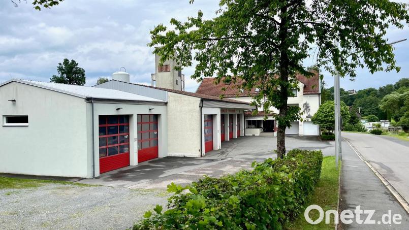 Löschen ist nicht mehr die einzige Aufgabe der Feuerwehr. Mit wachsenden Anforderungen wachsen auch die Bedürfnisse an die Ausrüstung und die Helfer. Damit dafür die Voraussetzungen weiterhin stimmen, plant die Stadt ein neues Feuerhaus. Bild: Gabi Schönberger