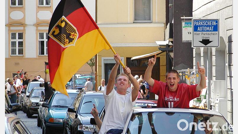 Ein Autokorso muss offiziell angemeldet werden. Allerdings gibt es Ausnahmen, wann er auch ohne Anmeldung doch erlaubt ist. Archivbild: Wolfgang Steinbacher