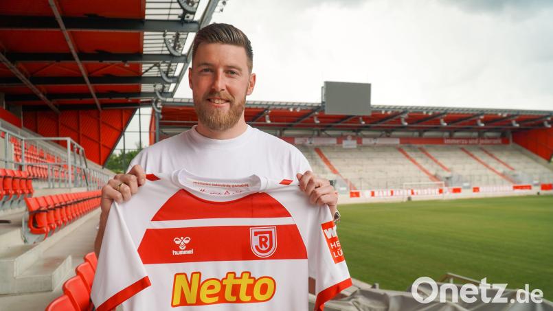Christian Kühlwetter trägt künftig das Jahn-Trikot. Bild: Liedl/SSV Jahn