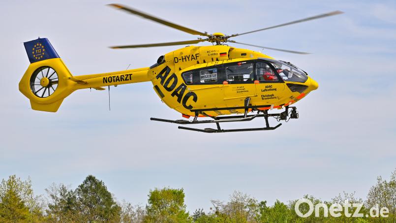 Nach einem Unfall mit mehreren Verletzten ist auf der Autobahn 3 ein Rettungshubschrauber liegengeblieben. Symbolbild: Patrick Pleul