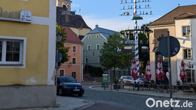 Das typische Bild der Oberviechtacher Ortsmitte soll erhalten bleiben, den Anforderungen der heutigen Zeit aber gleichzeitig standhalten. Wie das gehen kann, ist im neuen Gestaltungshandbuch festgelegt. Bild: wrl