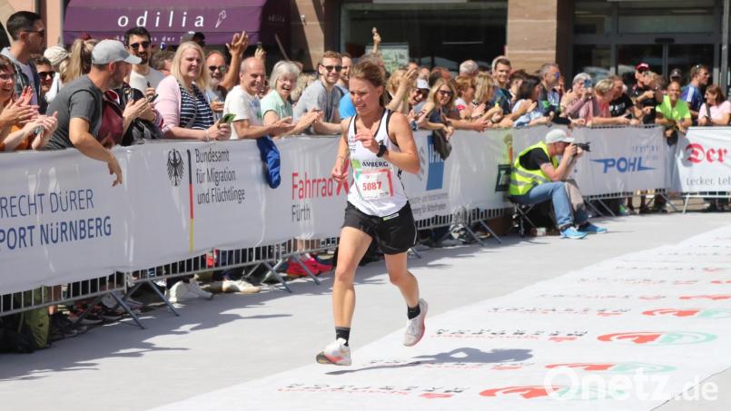 Simone Dehling bei ihrem Sieg in Fürth. Bild: marathon-photos.com/exb