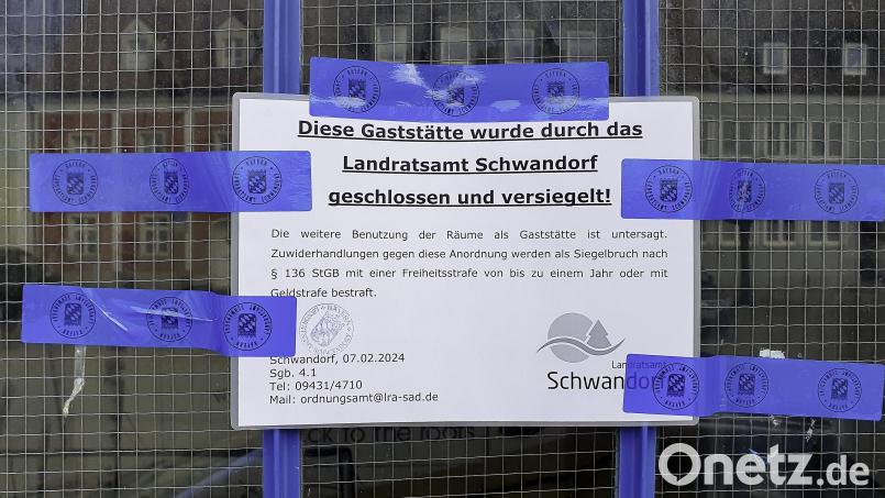 Ende einer Disko: Anfang Februar wurde das Lokal in Pfreimd vom Landratsamt versiegelt. Bild: Hösamer