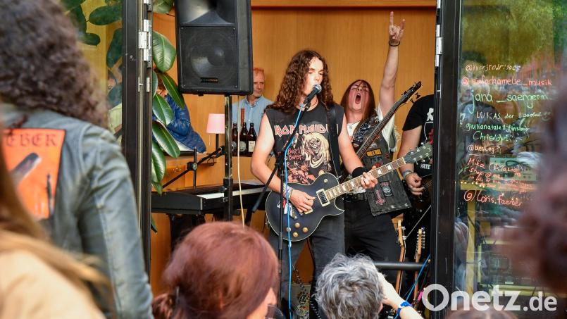 Bei der Open Stage in der Beanery in Amberg war ordentlich was los. Bild: Petra Hartl