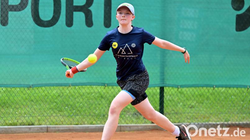 Die 13-jährige Pennie Wolff feierte ihr Landesliga-Debüt für den TC Amberg am Schanzl. Bild: Hubert Ziegler