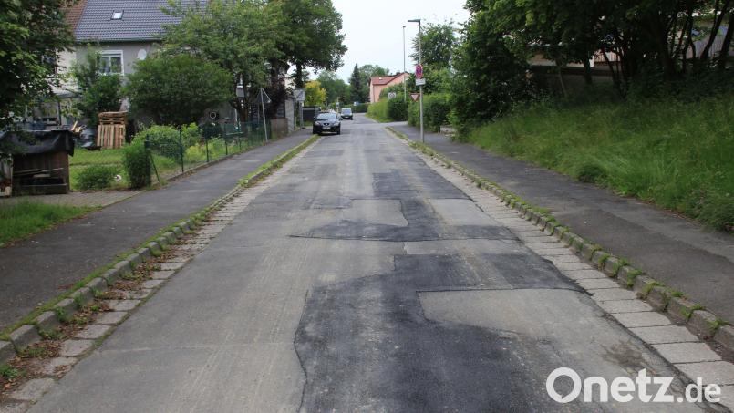 Nach der Sanierung der Jobst-vom-Brandt-Schule packt die Stadt Waldershof 2025 den grundhaften Ausbau der Ludwig-Hoffmann-Straße (Bild) an. Dabei werden auch neue Straßenleuchten aufgestellt. Bild: hd