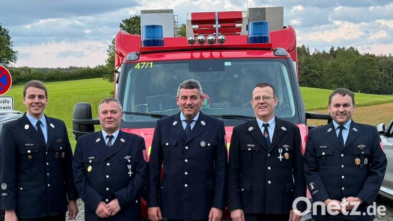 Die Geehrten der Feuerwehr Holnstein-Mittelreinbach (von links) Markus Guttenberger, Martin Friedrich, Jürgen Walther, Gerhard Pürner und Gerd Pürner. Bild: jma