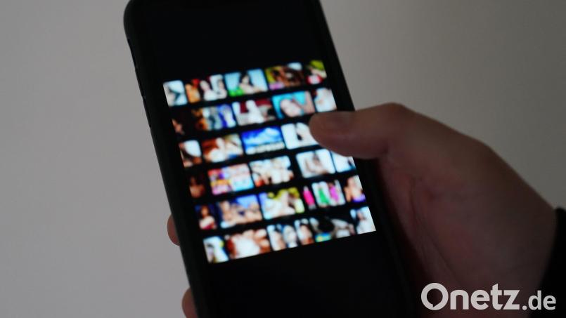 Ein 15-jähriger Amberger ist Opfer von Sextortion geworden. Bild: Marcus Brandt/dpa