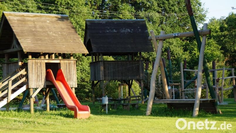 60 000 Euro sind im Etat für Geräte eingestellt, die den Spielplatz beim Feuerwehrhaus aufwerten sollen. Bild: wel