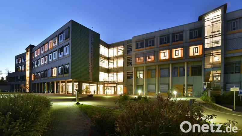 Statt der stationären Versorgung setzt das Klinikum Fichtelgebirge in Selb (Bild) auf das Thema Ambulanzen und eröffnet den „MVZ Campus Selb“. Bild: Florian Miedl/fph