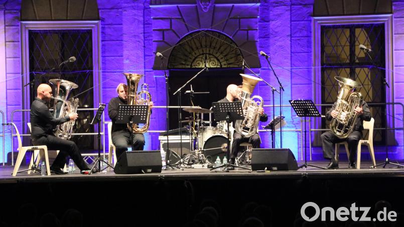 Vier der besten Tubisten Europas gemeinsam auf Tour. Bild: Vincent Ribes/exb