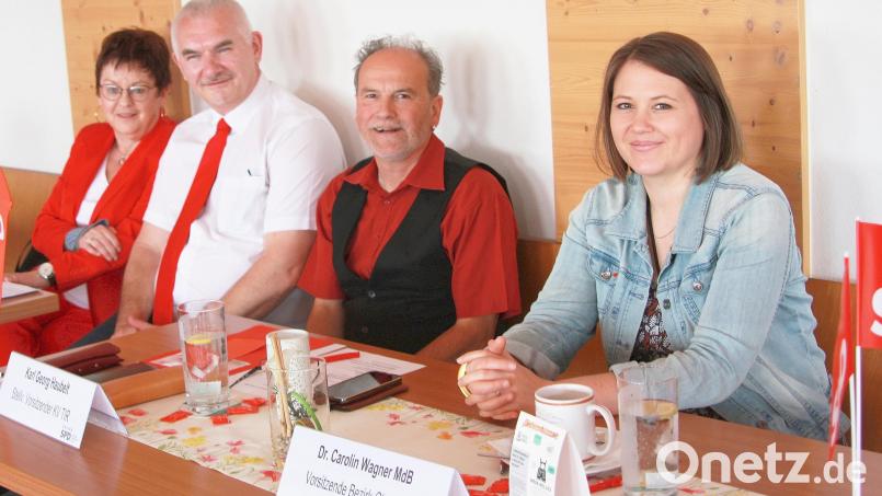 Die Vorstandsspitze der SPD im Landkreis Tirschenreuth bilden Brigitte Scharf, Uli Roth (Erster Vorsitzender) und Karl Georg Haubelt. Gastrednerin bei der Kreisversammlung in Großbüchlberg war die Vorsitzende der SPD in der Oberpfalz und MdB Carolin Wagner (von links). Bild: wro