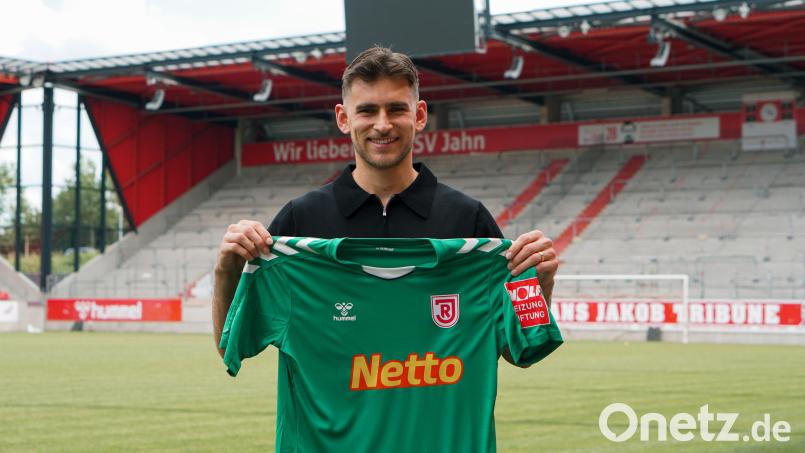 Julian Pollersbeck ist der neuer Torhüter beim SSV Jahn Regensburg. Bild: Gschlößl/SSV Jahn