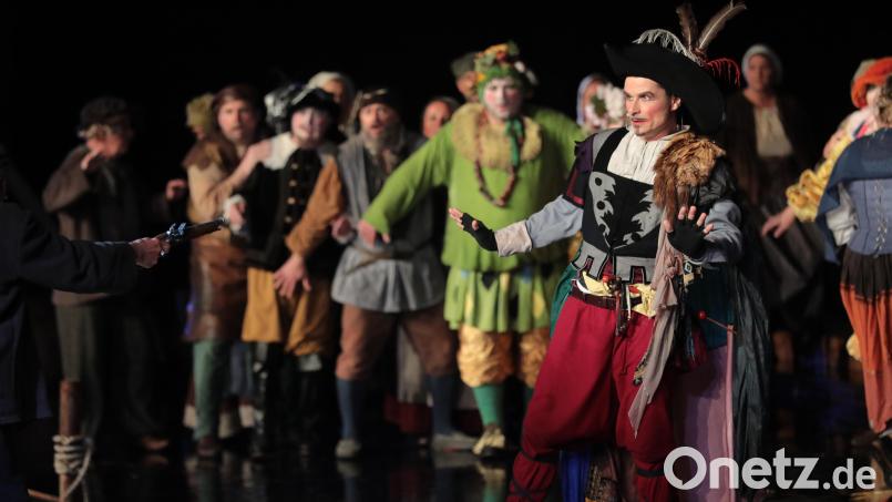 Die diesjährige Aufführung des Amberger Welttheaters war trotz schlechter Wetterbedingungen ein großer Erfolg. Bild: Wolfgang Steinbacher