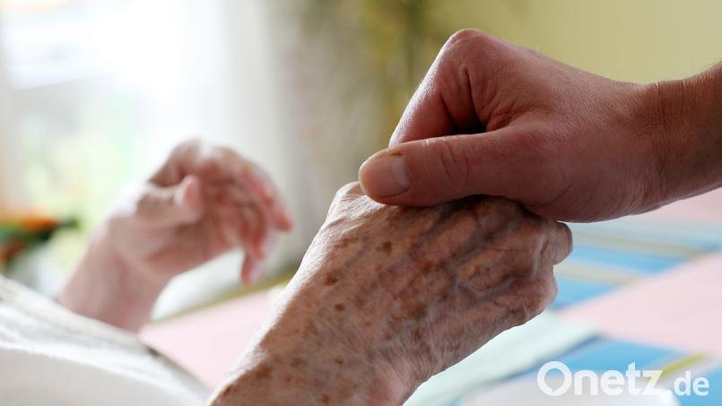 Pflegekräfte sind weiterhin sehr gefragt. Bild: Oliver Berg/dpa