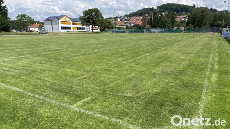Das Schulsportgelände in Tännesberg ist bereit für das große Jubiläumsfest am 7. Juli. Bild: Josef Glas