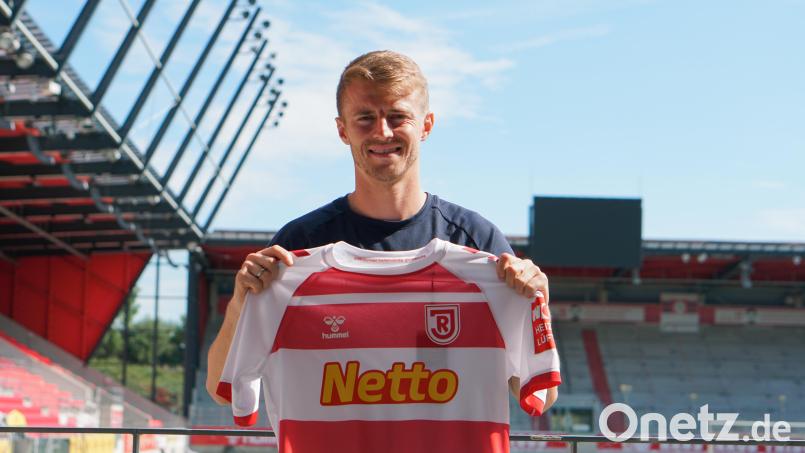 Sebastian Ernst soll im Mittelfeld künftig das Spiel des SSV Jahn Regensburg lenken. Bild: Gschlößl/SSV Jahn