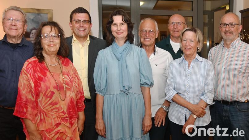 Für die nächsten drei Jahre wurde die neue Vorstandschaft von „Haus und Grund Amberg“ gewählt. Er besteht aus (von links) Richard Markl, Renate Birner, Michael Schüll, Angelika Biehler, Rüdiger Müller, Alfred Pechtl, Paula Orr und Peter Schmidt. Bild: gf