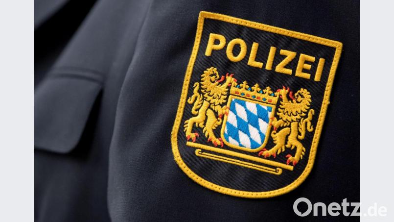 Eine bislang unbekannte Frau hat beim Public Viewing in Regensburg den Hitlergruß gezeigt. Symbolbild: Sven Hoppe/dpa