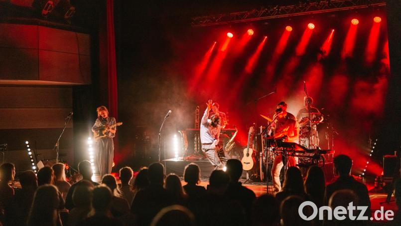 Pam Pam Ida und das Silberfischorchester eröffnen am Freitag, 5. Juli, um 20 Uhr im Schlosshof den Kultursommer 2024. Sie wollen das Publikum gleich zum Start mit rhythmischen Klängen und mitreißenden Melodien begeistern. Bild: Adrian Infernus