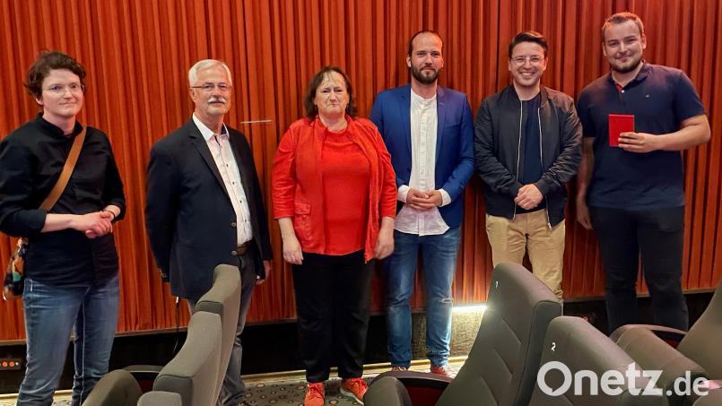 Beim Jubiläumsabend im Kino (von links nach rechts): Monika Friedl, Karl Bley, Marianne Schieder Steve Brachwitz, Peter Wein und Ludwig Teichmann. Bild: Gerhard Götz/exb