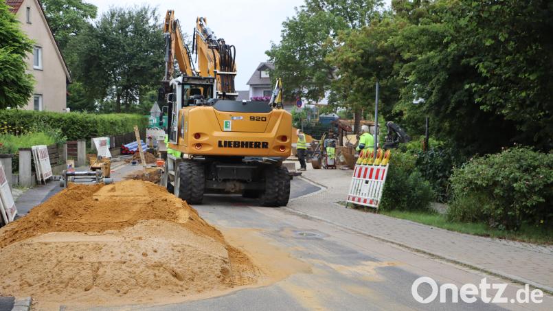 Im vollen Gange sind Baumaßnahmen in Edelsfeld für Wasser, Kanal und Glasfaser. Bild: gru