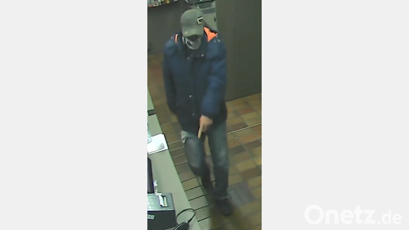 Unbekannter Täter, Raub Velburg, 20.11.23 Bild: Polizeipräsidium Oberpfalz